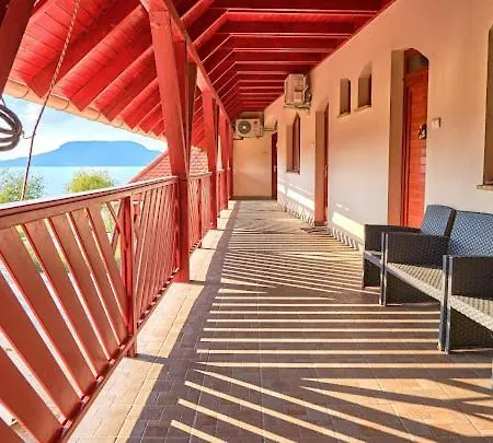 شقة Strand Apartman *
