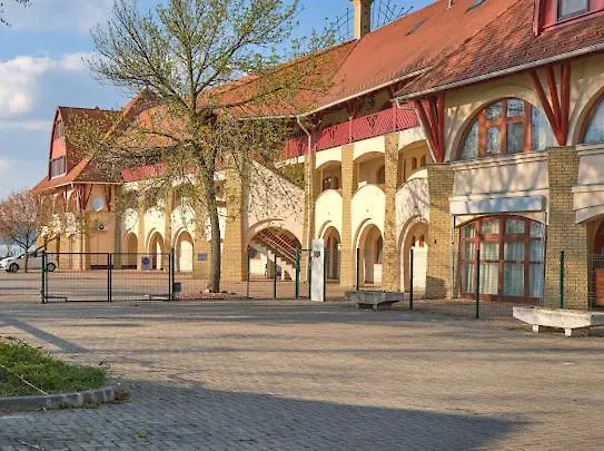 Strand Apartman *