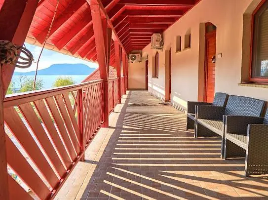 شقة Strand Apartman *